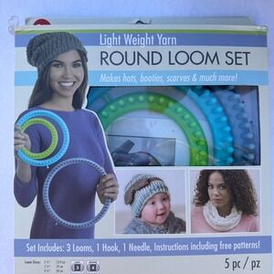 Light Weight Round Loom Set Makes Hats, Booties, Scarves and more 3702102001